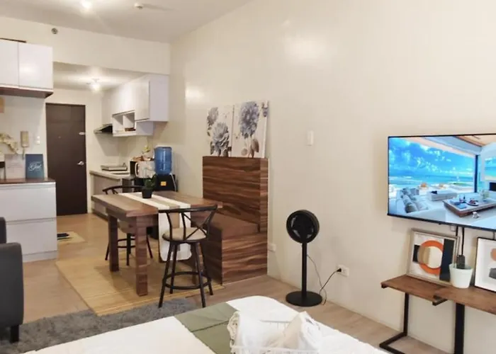 Deluxe One Bedroom By Christine Infront Of Trinoma Mall