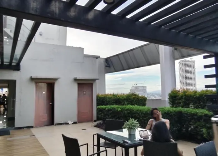 アパートホテル Deluxe One Bedroom By Christine Infront Of Trinoma Mall 3*