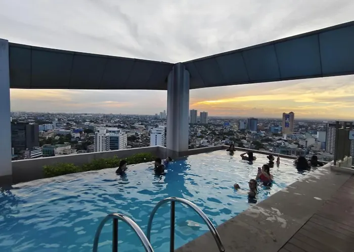アパートホテル Deluxe One Bedroom By Christine Infront Of Trinoma Mall マニラ市
