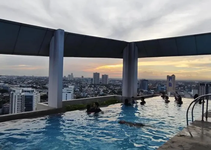 アパートホテル Deluxe One Bedroom By Christine Infront Of Trinoma Mall マニラ市
